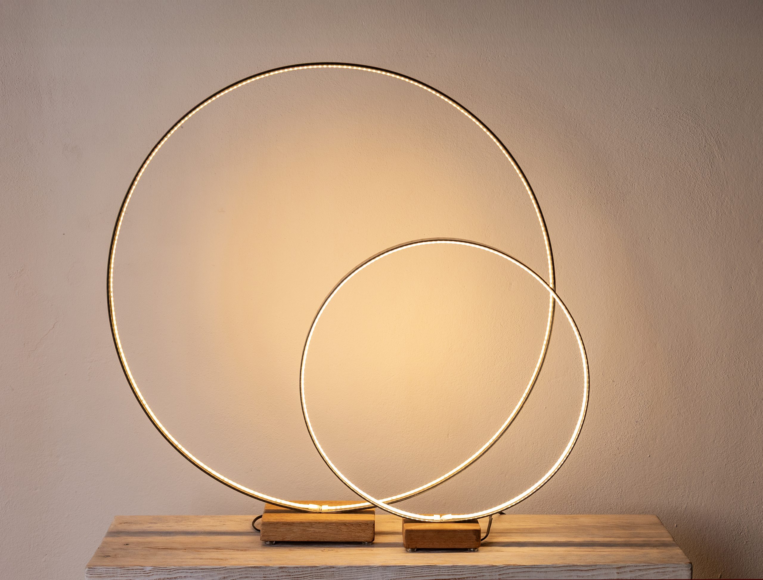 lampara de taula aro led Lampareta de taula aro de ferro amb LED