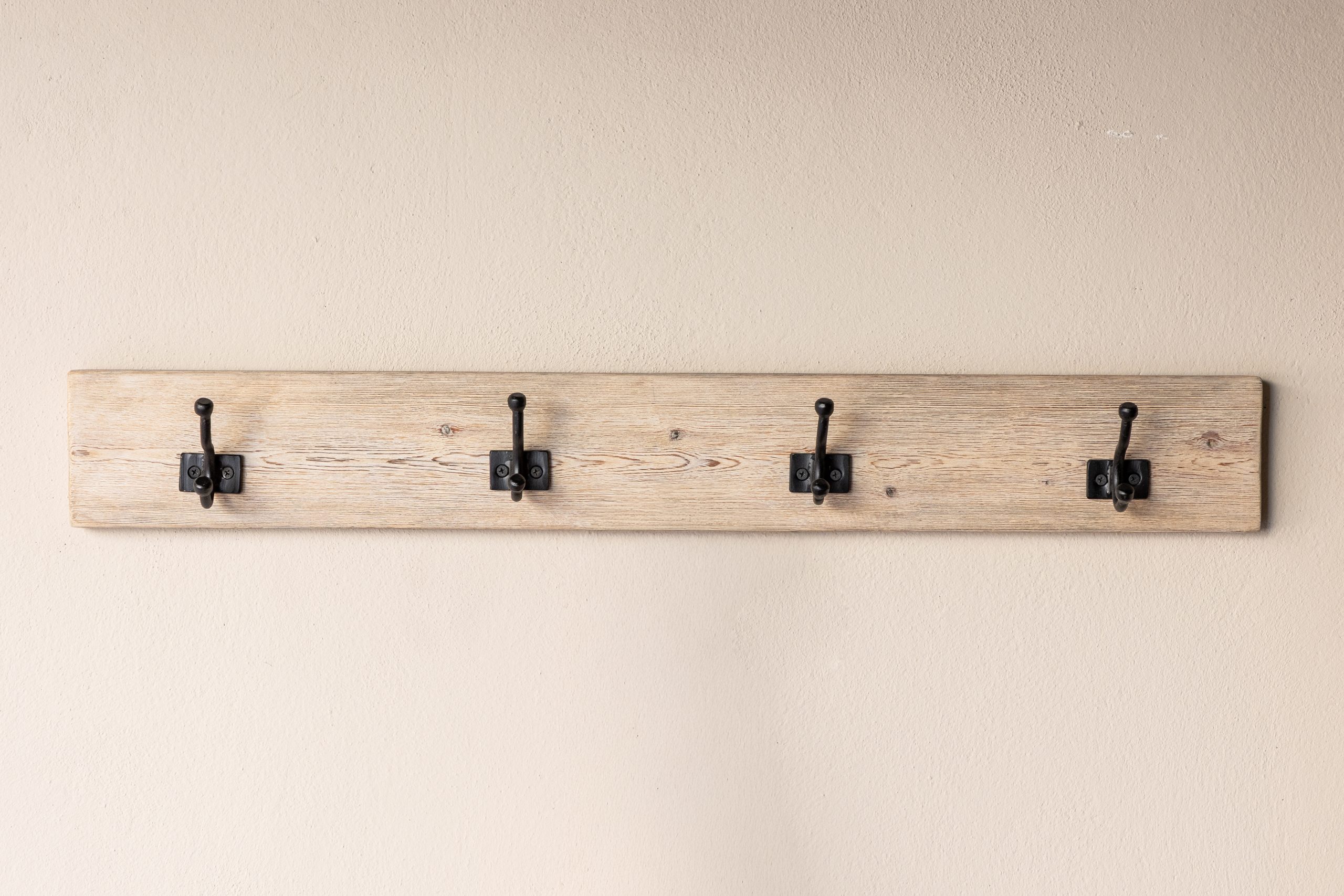 penjador de paret ganxo ferro Penjador de fusta i ferro. (copia)