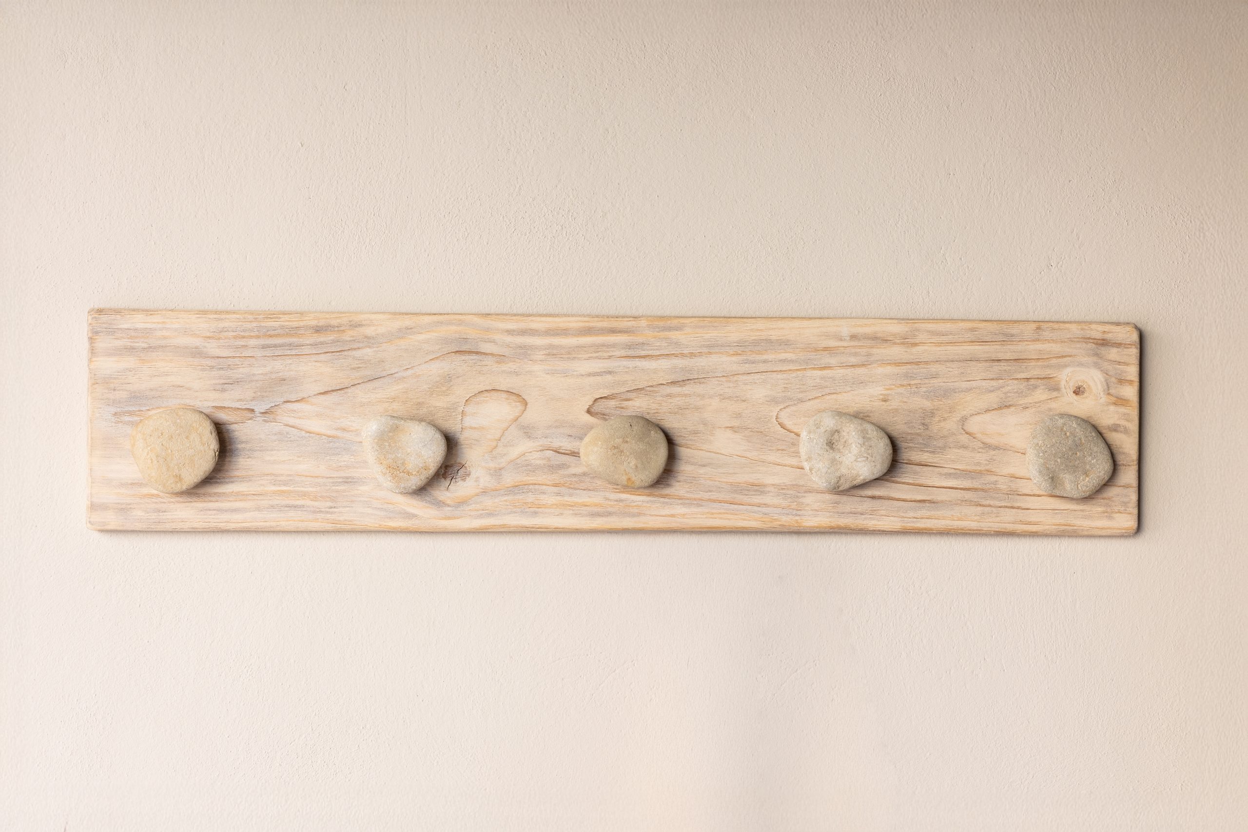 penjador paret pom pedra Penjador de paret fusta pedra (copia)